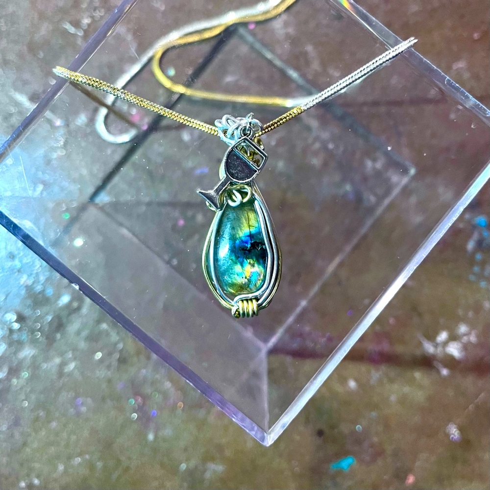 Brilliant Labradorite Mixed Gold & Silver Classy Necklace